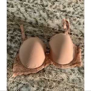 Victoria’s Secret “Dream Angels” Lace Bra 👙